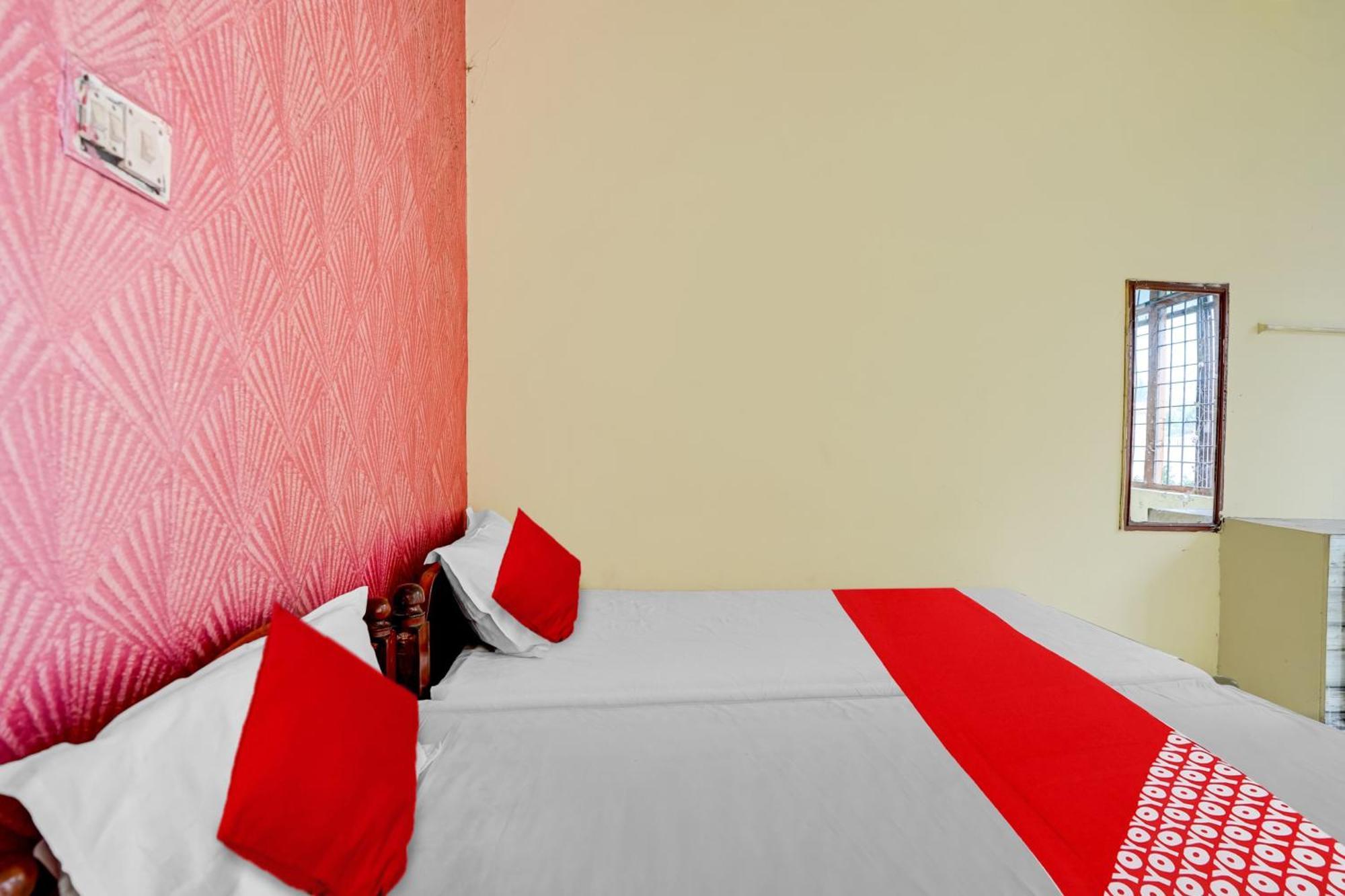Oyo Royal Visakha Beach Guest House Visakhapatnam Dış mekan fotoğraf