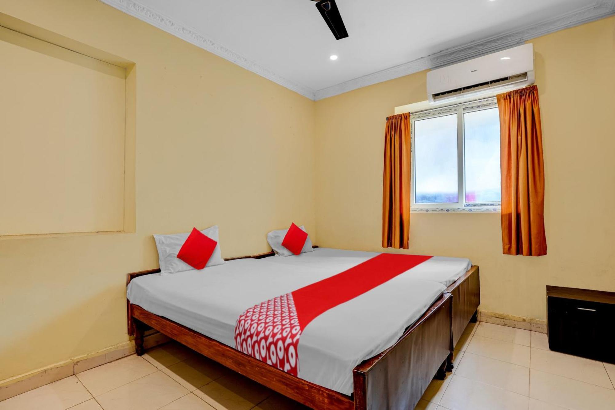 Oyo Royal Visakha Beach Guest House Visakhapatnam Dış mekan fotoğraf