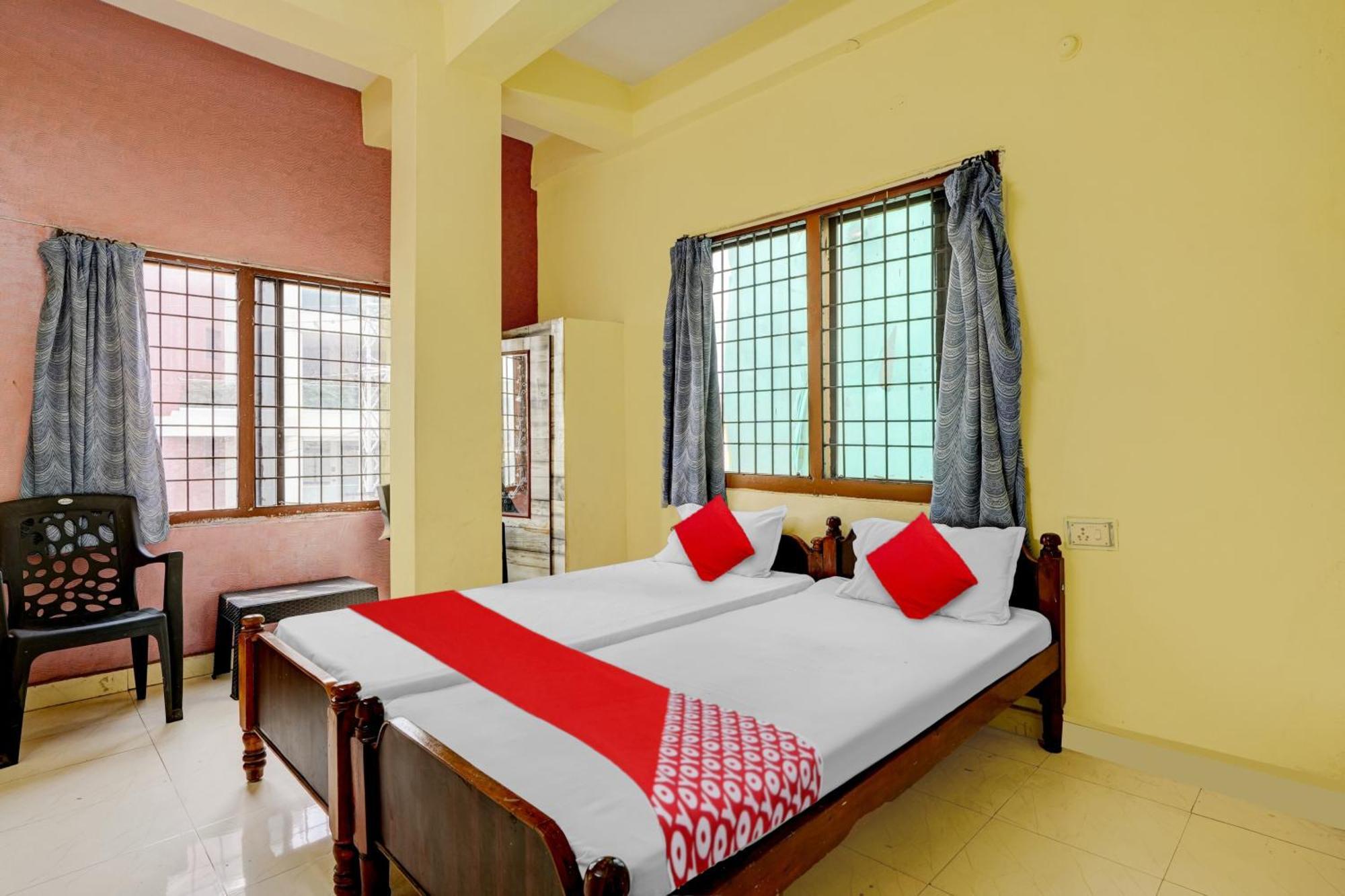 Oyo Royal Visakha Beach Guest House Visakhapatnam Dış mekan fotoğraf