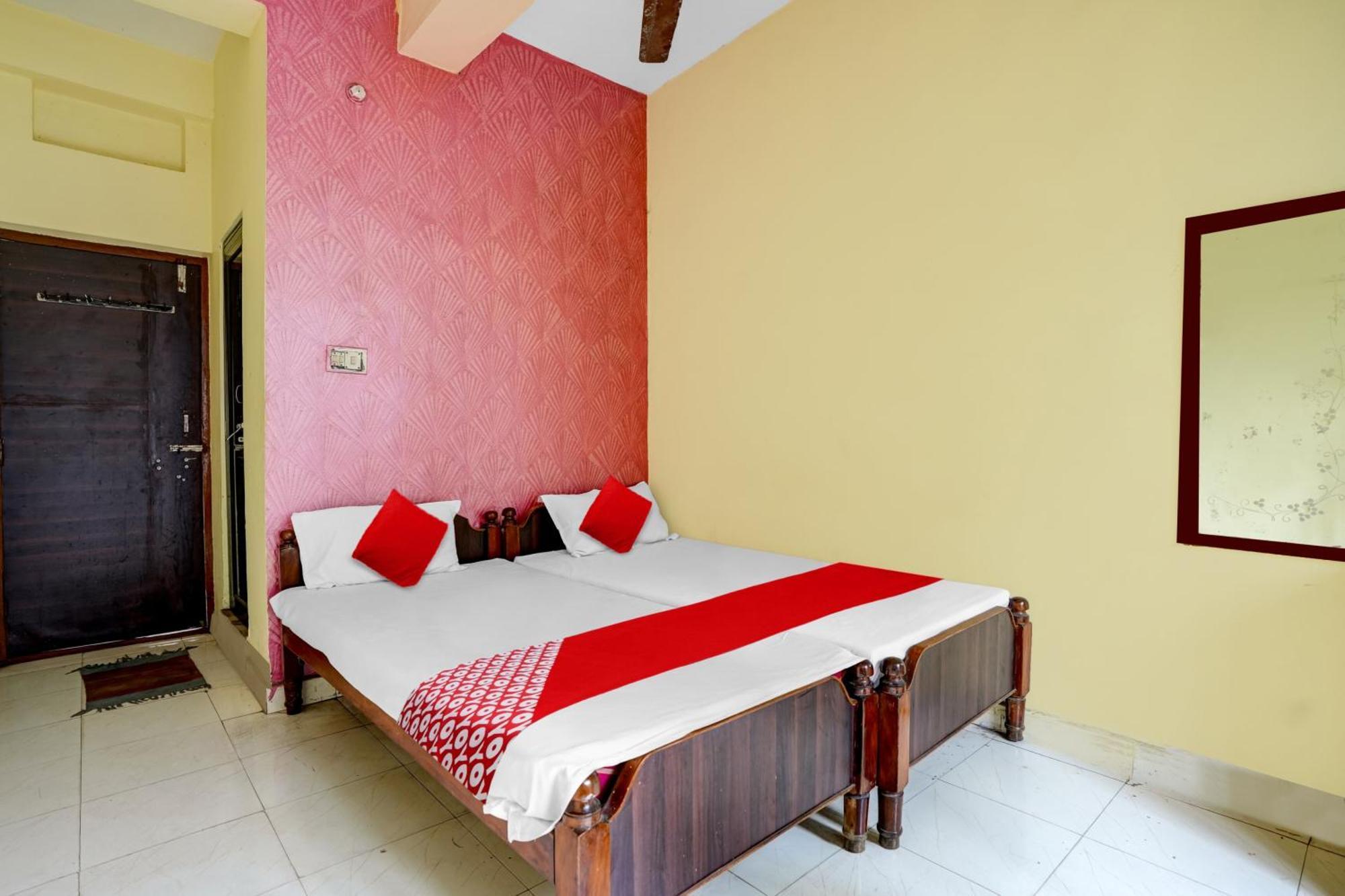 Oyo Royal Visakha Beach Guest House Visakhapatnam Dış mekan fotoğraf